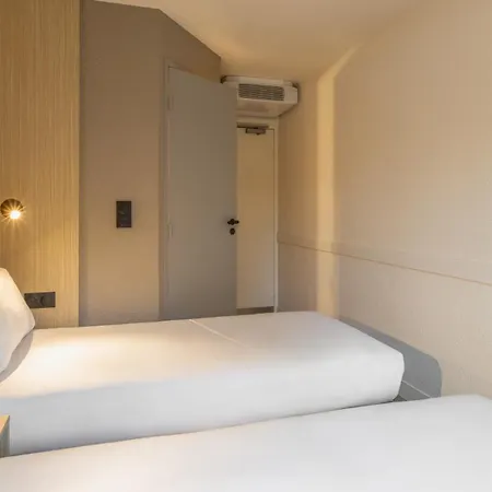 Kyriad Eco - Marne-la-vallee Hotel