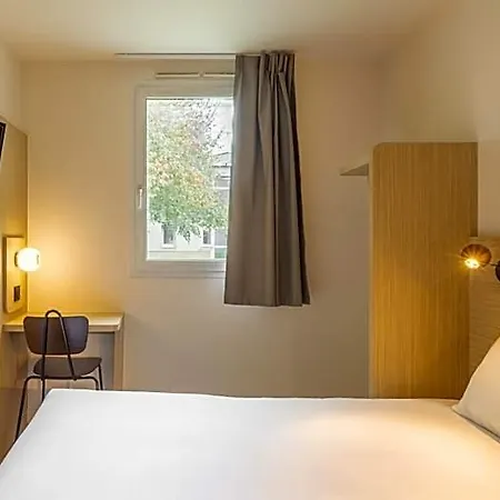 Kyriad Eco - Marne-la-vallee 2*