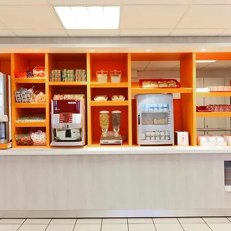 酒店 马恩河谷 - 圣蒂博德维涅普瑞米尔经典酒店 2*