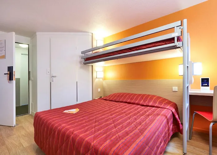 Kyriad Eco - Marne-la-vallee מלון