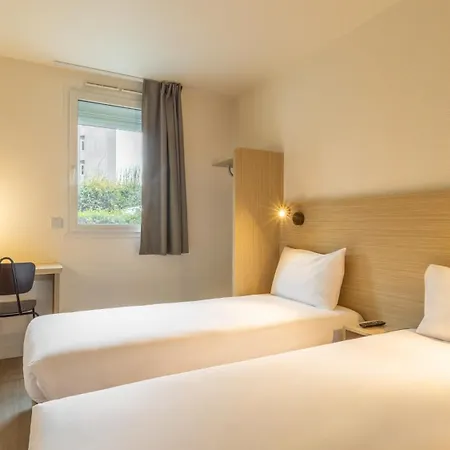 Hotel Kyriad Eco - Marne-la-vallee 2*